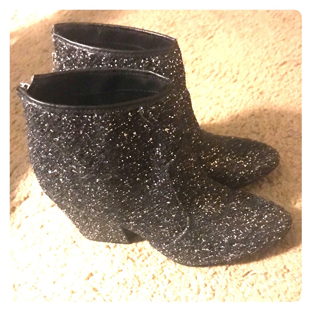 Guess ankle boots.